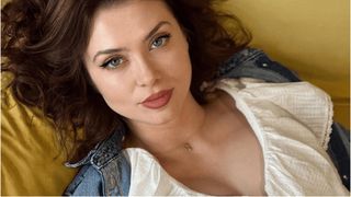 Anca Dumitra, imagini spectaculoase de la mare alături de fiul ei. Cum s-a fotografiat actrița din „Las Fierbinți”