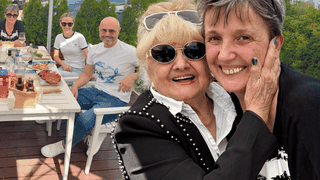 Ea a mama soacră din Italia a lui Mihai Mitoșeru: „Când cuscrele se înțeleg suntem și noi fericiți.” Cum o răsfață pe Camelia Mitoșeru?