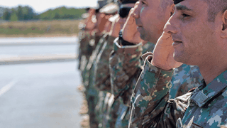 Rațiile militarilor români, la vânzare pe site-urile de anunțuri. Cât costă două pachete