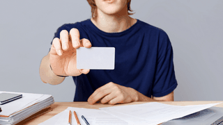 Românii care și-au făcut buletin electronic au ajuns să regrete alegerea. „Își bat joc de om, efectiv”
