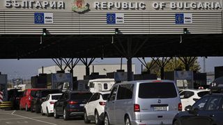 Bulgaria majorează vinieta de la 1 august. Prima creștere majoră după 7 ani. Cu cât vor plăti mai mult șoferii pentru această taxă de drum
