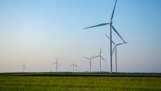 Ce salariu are un tehnician pe turbine eoliene: „Se fac bani frumoși”