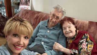 Secretul longevității părinților Marinei Almășan, la peste 90 de ani: „În casă miroase ca la Plafar!”. Ce alimente-otravă evită total