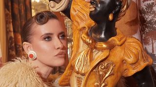 Iulia Albu deschide ușile apartamentului său despre care se spune că ar valora 1,2 milioane de euro. „Trebuia să fie a mea casa”