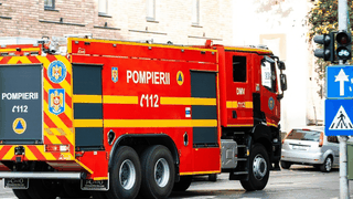 Explozie pe un bulevard din centrul Capitalei, vizavi de sediul Inspectoratului General al Poliției. Primele date indică existența mai multor răniți