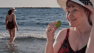 La 68 de ani, Natalia Guberna arată impecabil în costum de baie! Cu ce cremă ieftină, celebră în comunism, scapă de riduri: „Costă vreo 20-30 de lei”