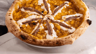 Un român a cucerit lumea cu cea mai bună pizza. A câștigat Trofeul Caputo la Campionatul Mondial de Pizza din Napoli