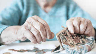 Pensionarii care ar putea recupera banii opriți pentru CASS. Ce trebuie să facă pentru a nu pierde sumele reținute