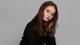 Irina Columbeanu, apariție de revistă la New York. La 19 ani, fiica Monicăi Gabor seamănă tot mai mult cu celebra ei mamă