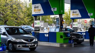 Prețurile la carburanți au explodat din nou. Cât costă astăzi, în România, benzina și motorina