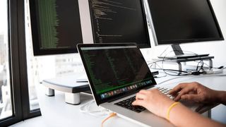 Noi concedieri la un gigant software prezent și în România. Aproape 5.000 de angajați își pierd locurile de muncă