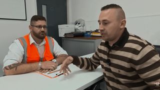 Cât câștigă un român care lucrează în construcții în Irlanda. Suma e pe săptămână: „E bine pentru un salahor ca mine!”