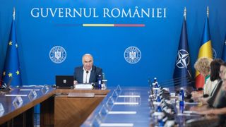 &Icirc;n plină criză a spitalelor, Bolojan mărește salariile &icirc;n firma lui Fritz