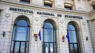 Angajații INS așteptau creșteri de salarii și au primit noi tăieri