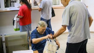 Bani &icirc;n plus pentru pensionarii cu venituri mici &icirc;n 2026. Cine primește 1.000, 800 sau 600 de lei