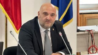 Vicepreședinte PNL, specializat &icirc;n &bdquo;haiducie&rdquo;: ia de la stat și dă la partid. Firma unui consilier general liberal, sponsor al PNL, primește contracte fără licitație de la primăriile PSD