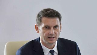 Afaceri pe bani publici, la nivel &icirc;nalt: 372 de contracte, toate fără licitație, date de primării firmelor &icirc;nființate de Mircea Abrudean