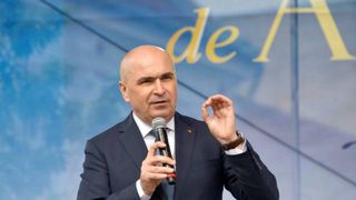 Războiul politic a ajuns &icirc;n faza pe &bdquo;dosare&rdquo; și pe &bdquo;suspendare. Omul lui Bolojan &icirc;l amenință pe președinte cu vorbele lui Călin Georgescu