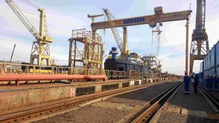 Șantierul naval de la Mangalia are nevoie de oameni, înainte de a produce