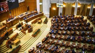 Anticipate, degeaba: AUR c&acirc;știgă, dar nu poate lua &bdquo;trofeul&rdquo;, coaliția spartă e departe de majoritate