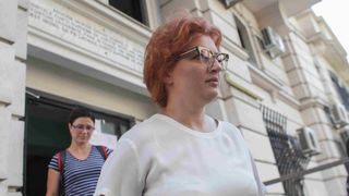 Afaceri &icirc;n familia Băsescu: Firma trece, duba răm&acirc;ne