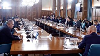 Tabloul dezastrului! Economia, mitraliată de Guvern: firmele se scufundă, autoritățile aruncă banii pe investiții inutile