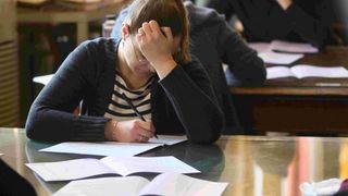Scandalul &bdquo;Medici-papagali, nu medici competenți&rdquo;. Ministerul Sănătății lovește cu un examen expirat