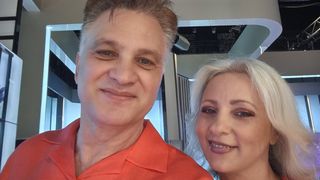 Mihai Onilă, artistul care a ținut postul cu apă timp de 40 de zile, a fost operat de urgență. Soția artistului a vorbit despre clipele dificile prin care au trecut