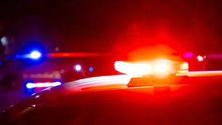 Trafic restricționat pe DN 2G Bacău-Vermești după ce două mașini s-au ciocnit violent. Șoferii au ajuns la spital