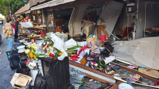 Un t&acirc;năr de 19 ani a făcut pagubă pe Calea București din Craiova, după ce a intrat cu mașina &icirc;n trei florării