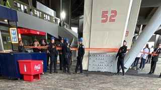 Un bărbat a sf&acirc;rșit tragic după ce a căzut de pe stadion &icirc;nainte de meciul Portugaliei! Cum s-a produs tragedia