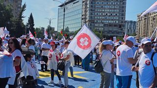 Medicii și personalul medical, proteste masive &icirc;n București și restul țării. Sindicaliștii sunt nemulțumiți de noua lege a salarizării