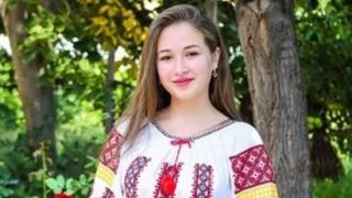 Andreea Micu, o t&acirc;nără interpretă de muzică populară, s-a stins din viață la doar 17 ani. Artistei i s-a făcut rău &icirc;nainte de un spectacol: ,,Andreea noastră nu mai c&acirc;ntă&rdquo;