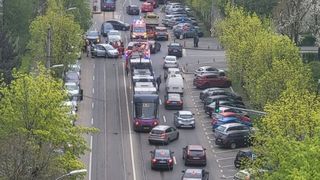 BREAKING NEWS Două femei și o minoră au ajuns la spital după ce două mașini s-au ciocnit puternic &icirc;n Cluj