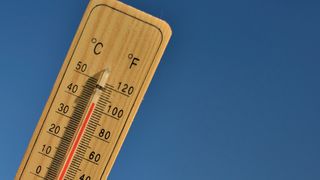 Este cod portocaliu de v&acirc;nt puternic. Prognoza meteo ANM pentru joi, 23 aprilie 2026: Meteorologii anunță care sunt zonele afectate de vremea rea