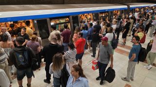 Un nou incident a avut loc la metrou, marți dimineață. Călătorii au fost evacuați &icirc;n stația Tineretului, din București