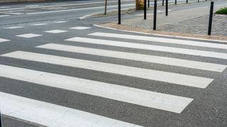 O femeie și-a pierdut viața, iar alta a ajuns la spital, după ce au fost acroșate de un autoturism pe trecerea de pietoni, &icirc;n Timiș