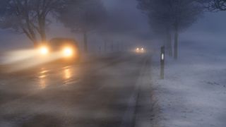 ANM a emis Cod galben de ceață. Vizibilitate sub 50 de metri &icirc;n mai multe județe din țară: Traficul rutier este &icirc;ngreunat pe patru autostrăzi