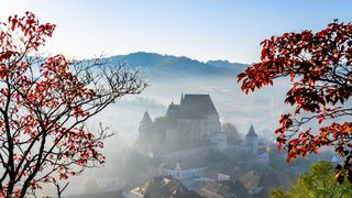 Prognoza meteo marți, 9 decembrie 2025: Meteorologii ANM anunță COD galben de ceață. Care sunt zonele vizate