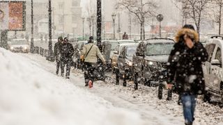 Data la care este așteptată prima ninsoare &icirc;n București. Anunțul făcut de meteorologii AccuWeather