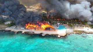 Foc dezastruos la un hotel din Republica Dominicană! O femeie și-a pierdut viața și alți 1.700 de turiști au fost evacuați