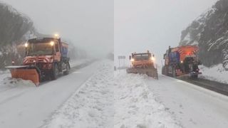 Ninge &icirc;n Rom&acirc;nia. Drumarii intervin pentru deszăpezirea carosabilului