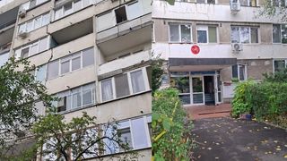 NEWS ALERT 65 de persoane evacuate dintr-un bloc cu risc seismic din București. O fisură uriașă a apărut &icirc;ntre două scări ale imobilului
