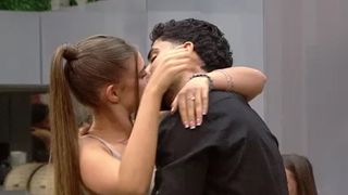 Surpriza pe care fetele i-au pregătit-o lui Ahmed de ziua lui, &icirc;n Casa Iubirii: &bdquo;Acum m-am emoționat și mă ia cu tremurat&rdquo;