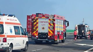 BREAKING NEWS Trafic restricționat pe A2 după ce două mașini s-au izbit puternic. C&acirc;te victime sunt