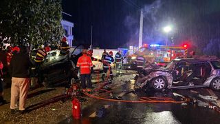 Incident rutier grav pe DN67, &icirc;n V&acirc;lcea. Trei persoane și-au pierdut viața, iar alte două au ajuns la spital, după impactul dintre două mașini