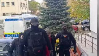 O femeie din Botoșani a fost găsită moartă &icirc;n casă, cu urme clare de violență. Principalul suspect este chiar soțul ei