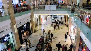 Programul mall-urilor de Crăciun 2025 și Revelion 2026. Care sunt centrele deschise &icirc;n prima zi a Anului Nou