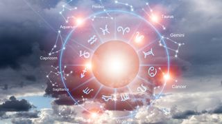 Horoscop luni, 27 aprilie 2026: Semnul zodiacal care primește o a doua șansă rară &icirc;n relația de cuplu