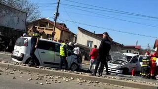 Eveniment rutier grav la intrarea &icirc;n București, &icirc;n zona Pod Europa. O femeie de 52 de ani s-a stins din viață după ce patru autoturisme s-au ciocnit